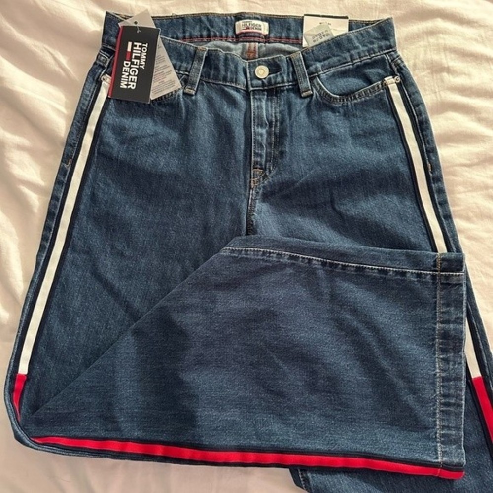 Tommy Hilfiger NWT {4} denim wide leg mid-rise jeans
